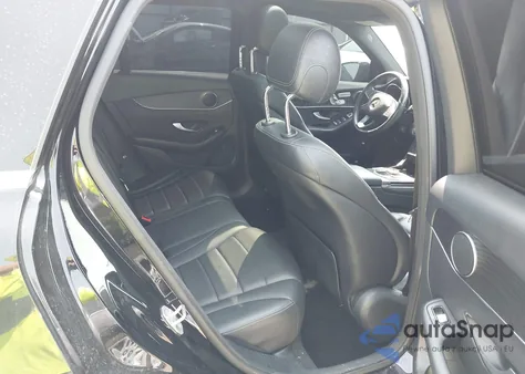 2017 Mercedes-Benz Glc 300 z USA, uszkodzony, nr VIN WDC0G4JB8HV012263